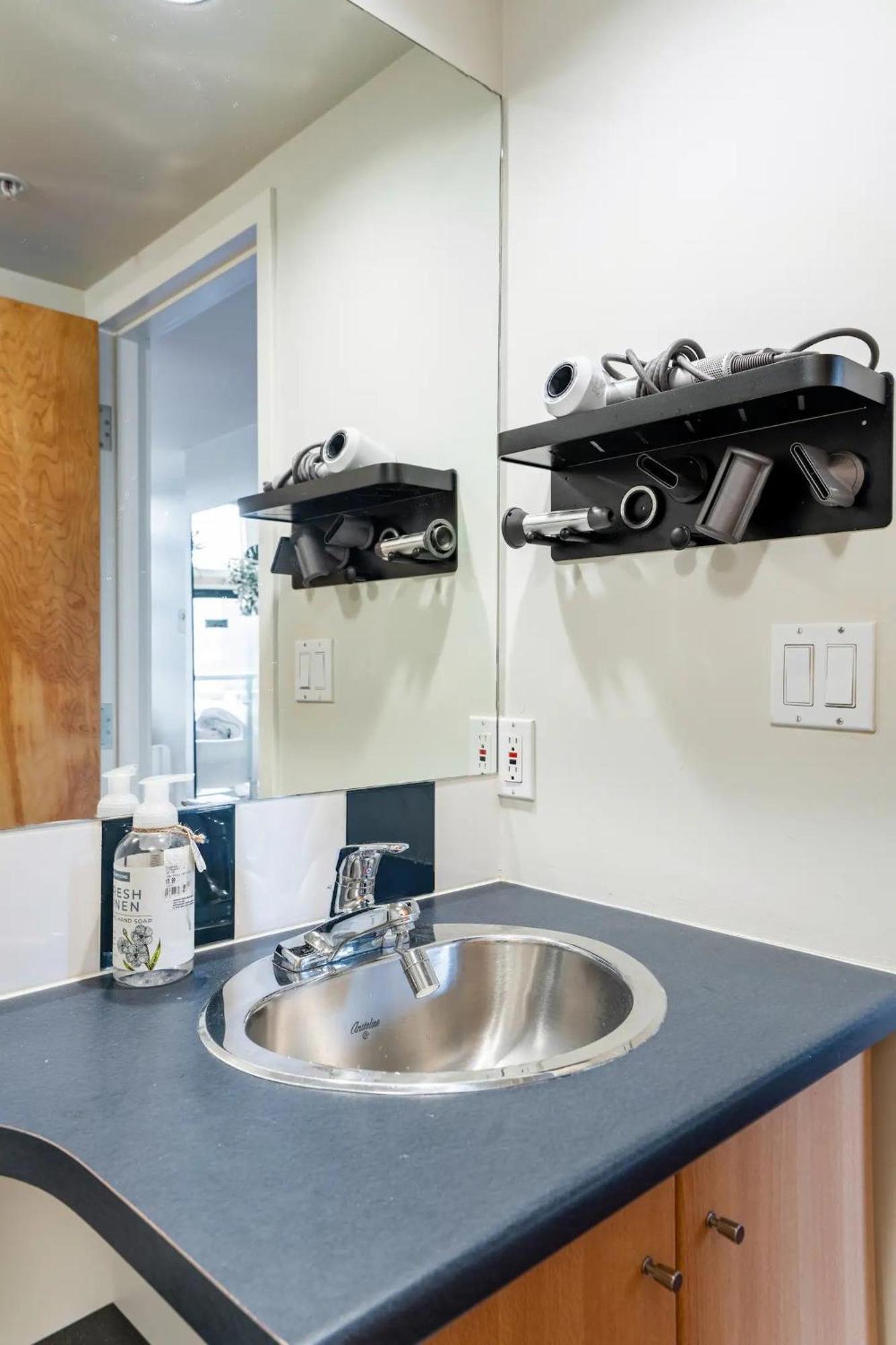 Loft In Downtown Vancouver With Free Parking Buitenkant foto